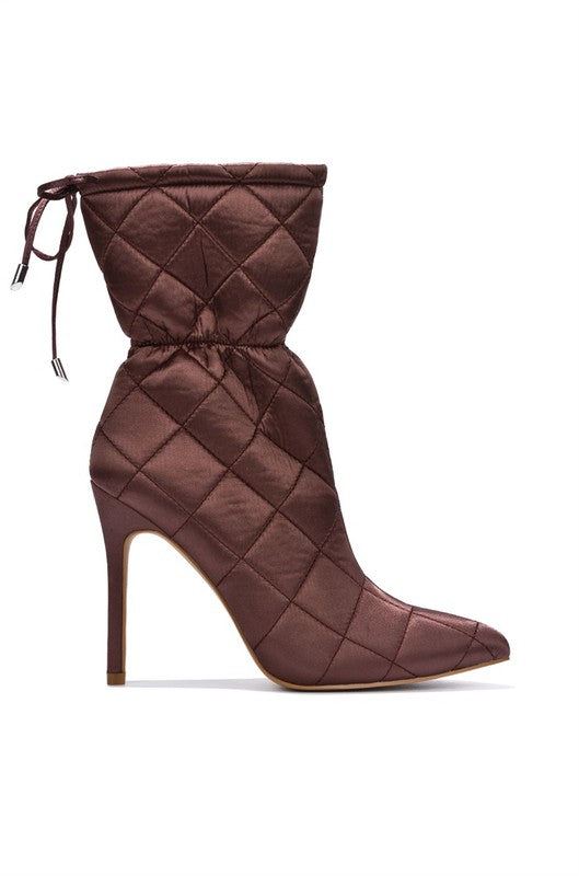 WALKING ON CLOUD 9 BOOT (COOPER)
